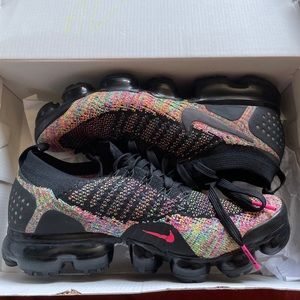 Nike Air VaporMax Flyknit 2 Black Multi-color size 8